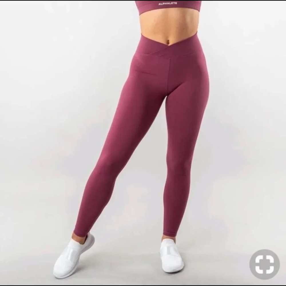 Alphalete surface path legging